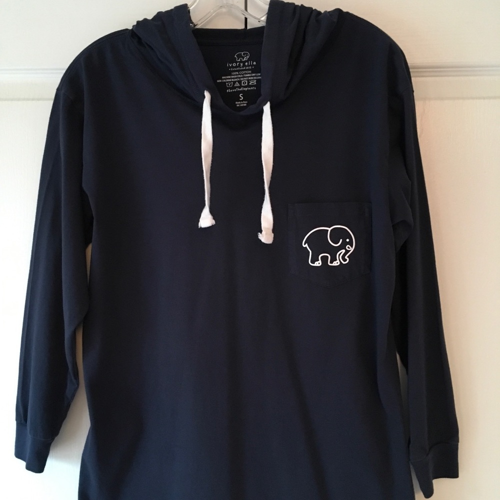 Navy blue Ivory Ella top!